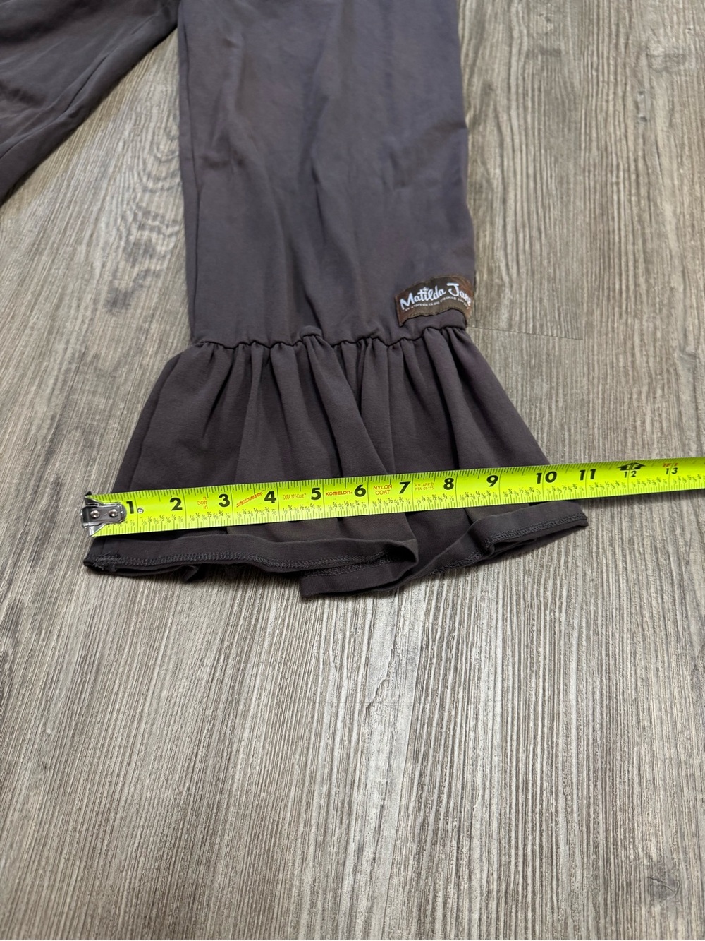 Matilda Jane Women’s Big Ruffle Brownish-Grey Color Pants Size Medium - Picture 3 of 8